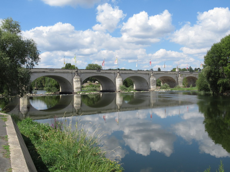 Brug over de Loire in Tours